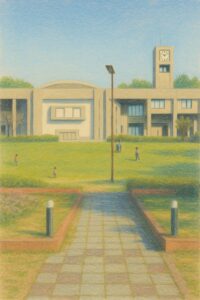 名古屋大学豊田講堂を描いたパステル画風のイラスト。広場と芝生、講堂の時計塔が中央に見える。