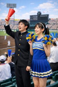 四日市高校の男女生徒が甲子園球場で野球を応援している様子